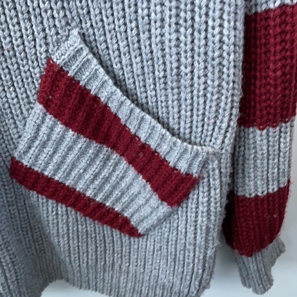 Gray and dark red/burgundy knitted sweater - Picture 3 of 5